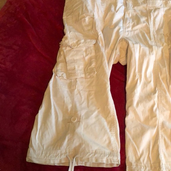 Capri cargo pants. - Picture 3 of 4